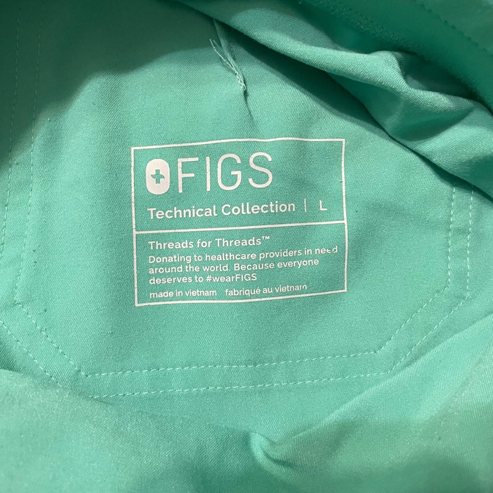 Figs surgical green Scrub Set with Pink Drawstring XL top L bottom - Picture 11 of 13